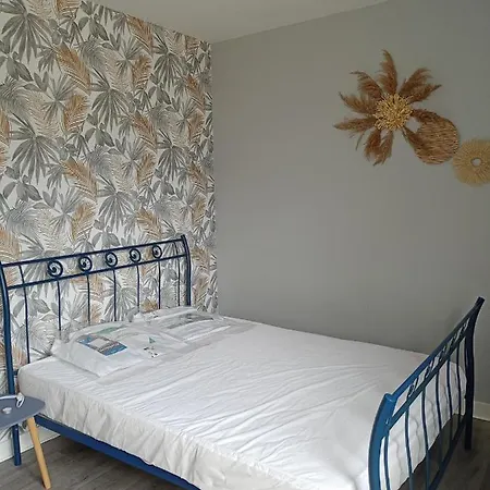 Apartment 3 *